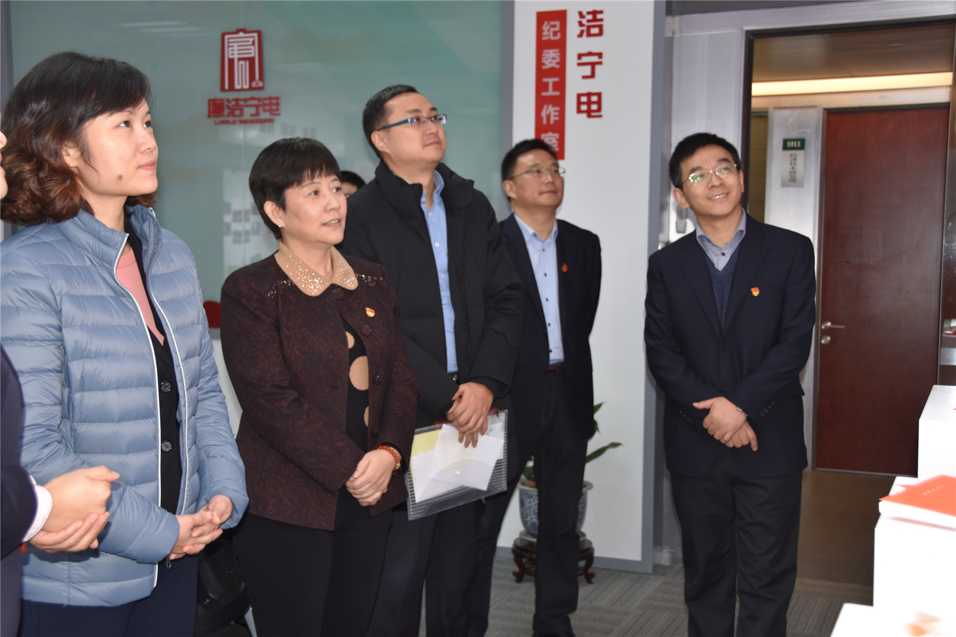 8-1，全省首家打造纪委工作阵地，分设工作室、学习室、谈话室、审理室、档案室和清风长廊，为落实“四种形态”提供硬件支撑。.jpg